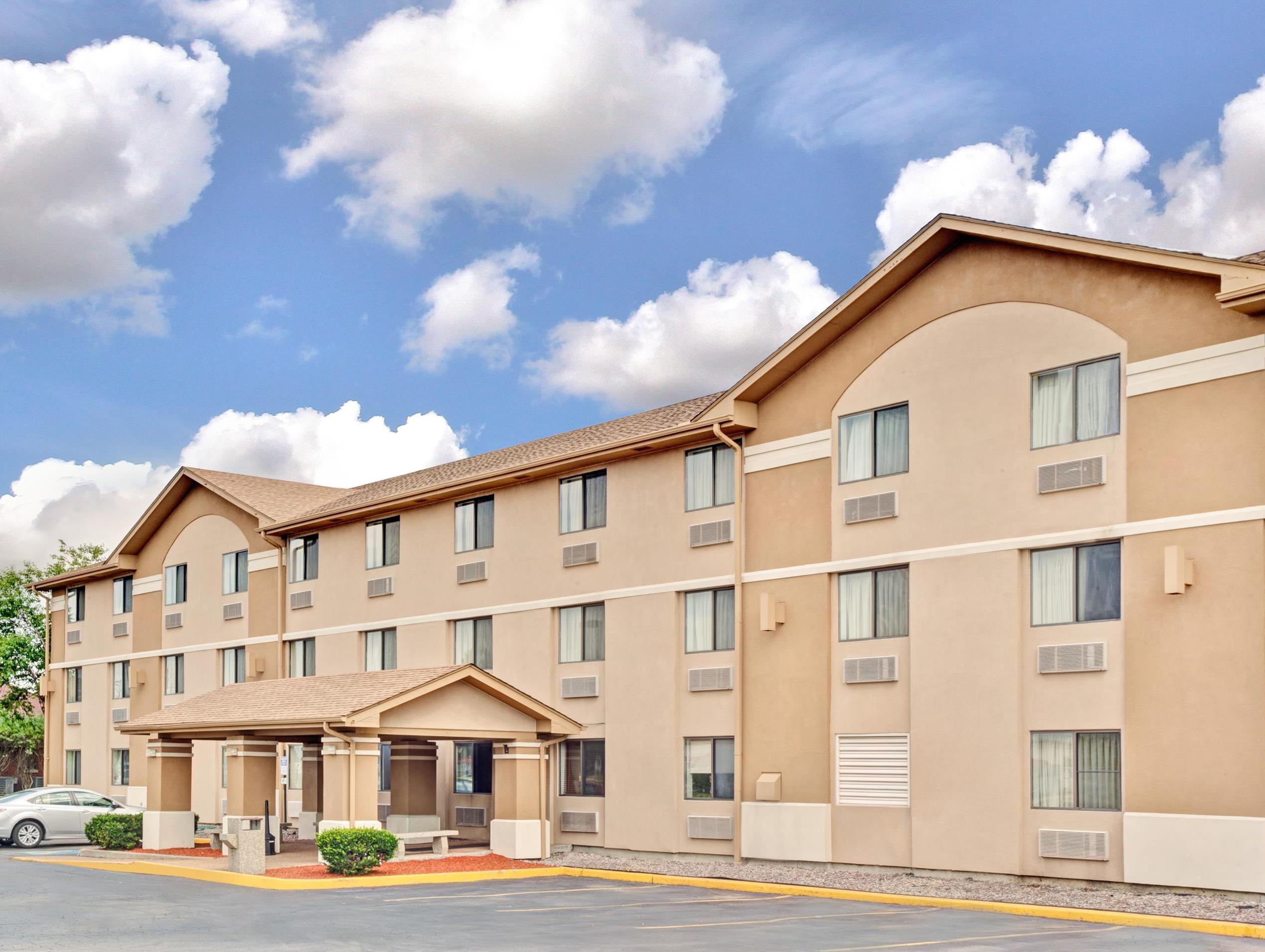 Super 8 By Wyndham Mokena/Frankfort /I-80 Bagian luar foto